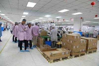 去了富士康,才明白機器人生產手機流程多復雜!